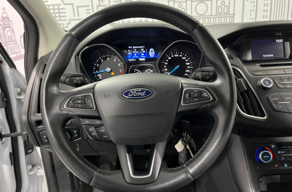 Фото Ford Focus 2016 года
