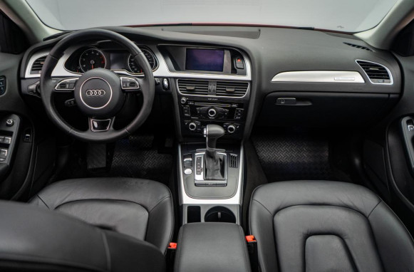 Фото Audi A4 2015 года