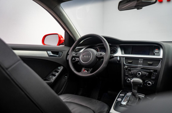 Фото Audi A4 2015 года