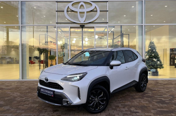 Фото Toyota YARIS CROSS 2021 года