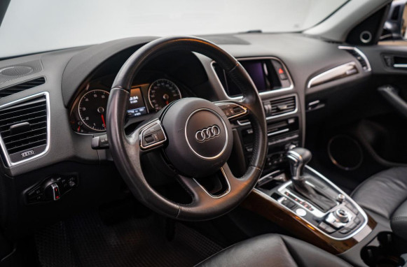 Фото Audi Q5 2015 года