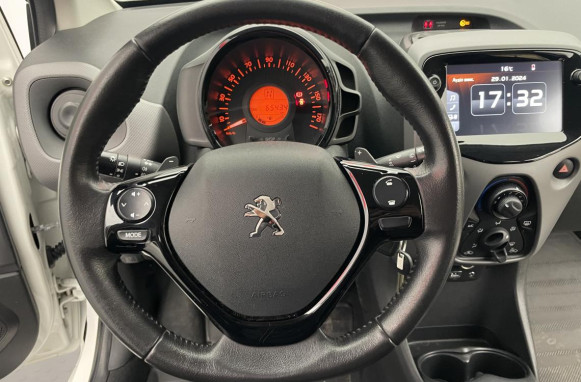 Фото Peugeot 108 2019 года