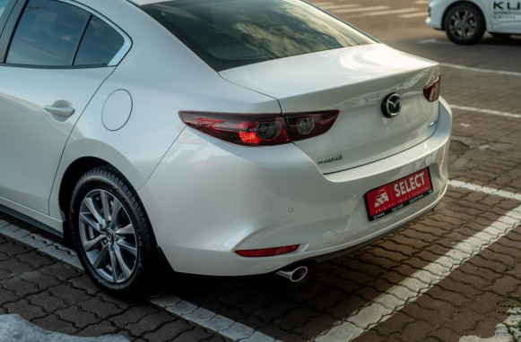 Фото Mazda 3 2019 года