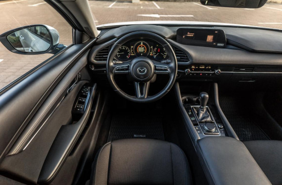 Фото Mazda 3 2019 года