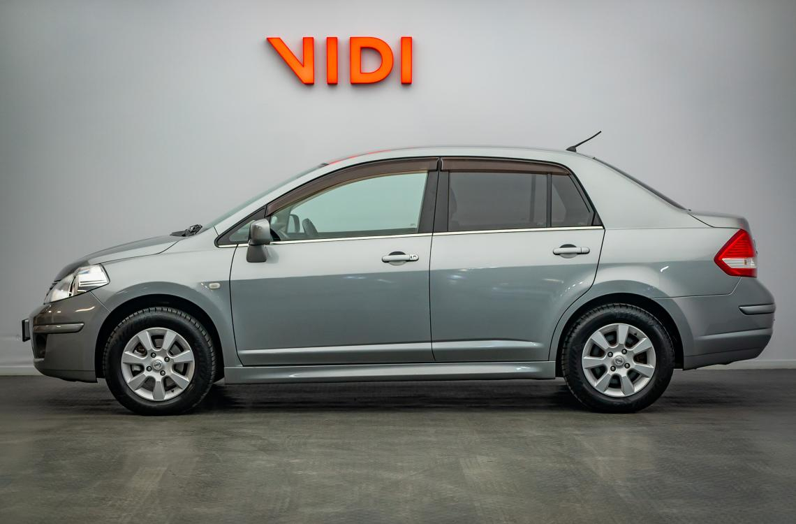 Nissan TIIDA Nissan TIIDA