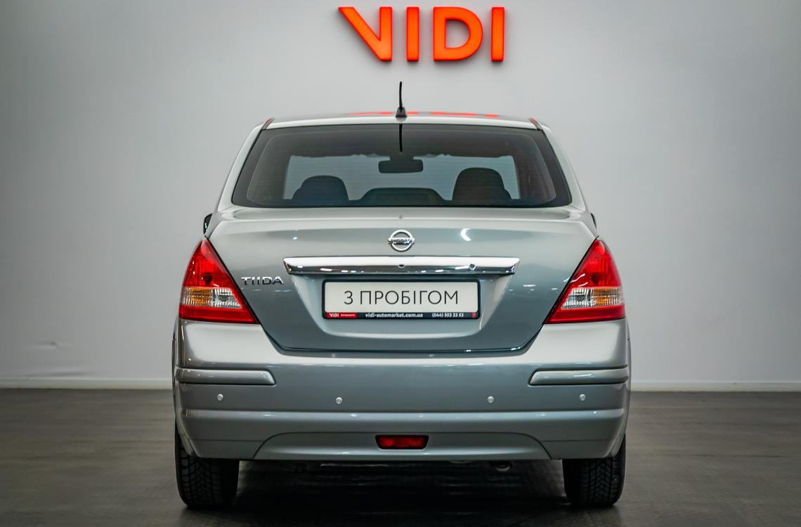 Nissan TIIDA Nissan TIIDA