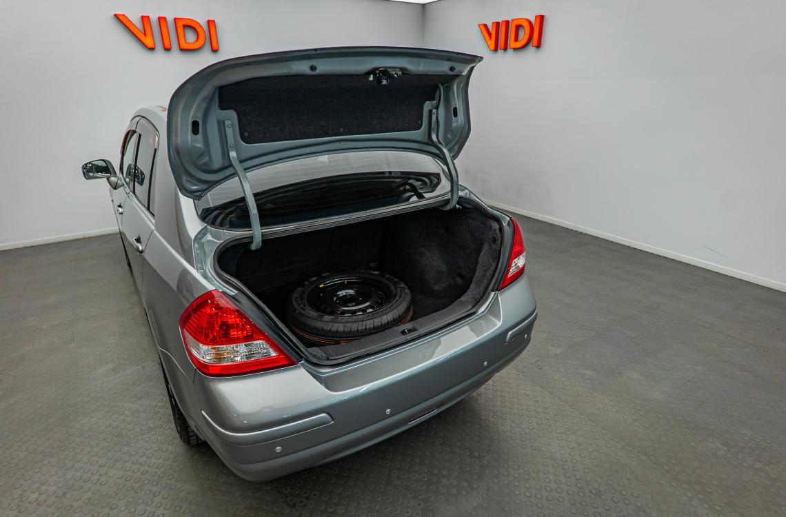 Nissan TIIDA Nissan TIIDA