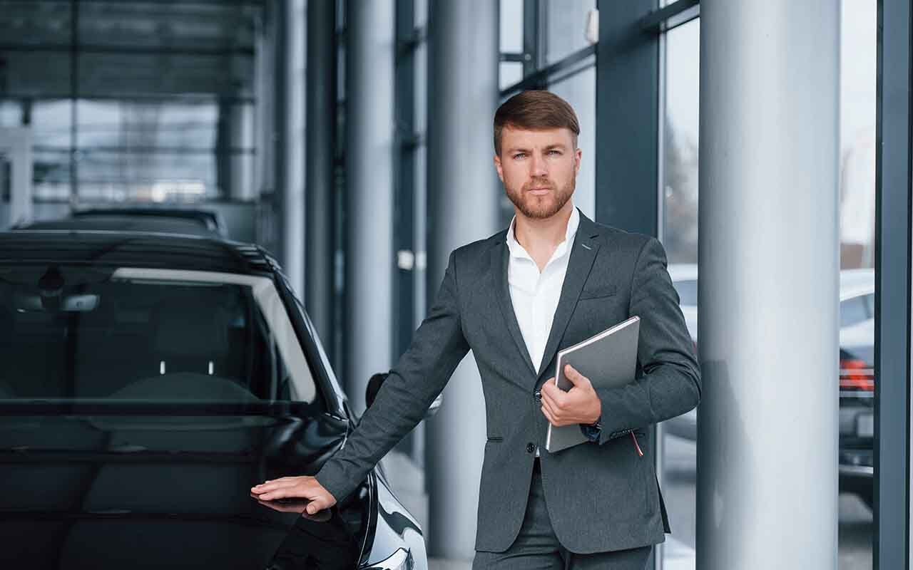 Консультант-приймальник автомобілів з пробігом