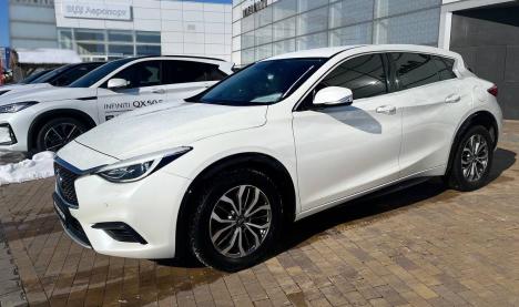 INFINITI Q30
