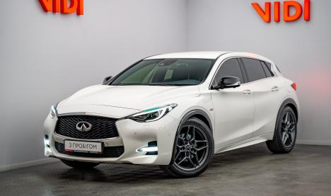 INFINITI Q30