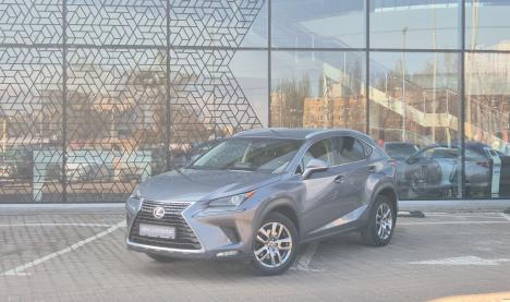 Lexus NX200